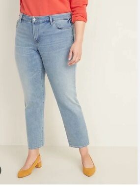 Old Navy Plus Size Slim Straight Light Wash Jeans High Waist & Smoothing Pockets